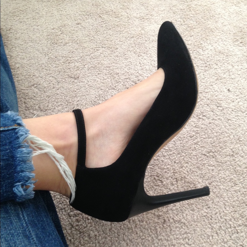 BCBG heels